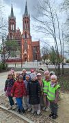 Dzieci na tle Bazyliki