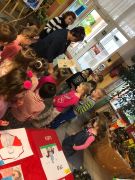 ilustracja do wpisu 
,, JÓZEF PIŁSUDSKI OCZAMI DZIECKA" -rozdanie nagród uczestnikom rodzinnego konkursu plastycznego