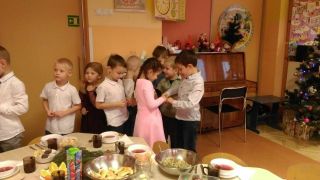 ilustracja do wpisu 
MĄDRE SÓWKI - Wigilia w przedszkolu