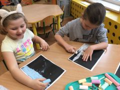 ilustracja do wpisu 
MĄDRE SÓWKI - ,, Sporty zimowe " praca plastyczna