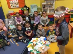 ilustracja do wpisu 
KŁAPOUSZKI - poznają zmysł smaku