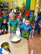 ilustracja do wpisu 
KŁAPOUSZKI - pieczemy ciasto