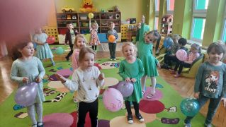 ilustracja do wpisu 
PUCHATKI - ,, U Puchatków wczesną Wiosną"