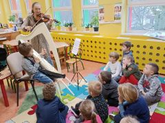 ilustracja do wpisu 
KŁAPOUSZKI - wizyta mamy Mikołaja