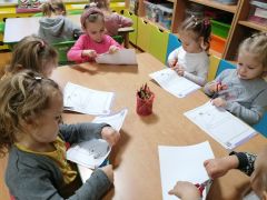 ilustracja do wpisu 
PUCHATKI - praca plastyczna