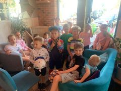 ilustracja do wpisu 
KŁAPOUSZKI - Dzień Dziecka w kawiarni