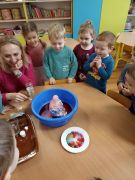 Dzieci z Nauczycielem.