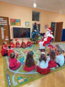 Tygryski śpiewają Mikołajowi piosenkę