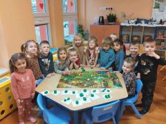 zdjęcie grupowe dzieci z grupy Tygryski