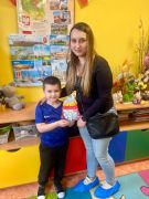 wspólne zdjęcie chłopca z mamą